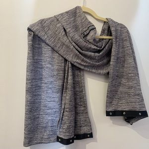 Lululemon Snap Scarf